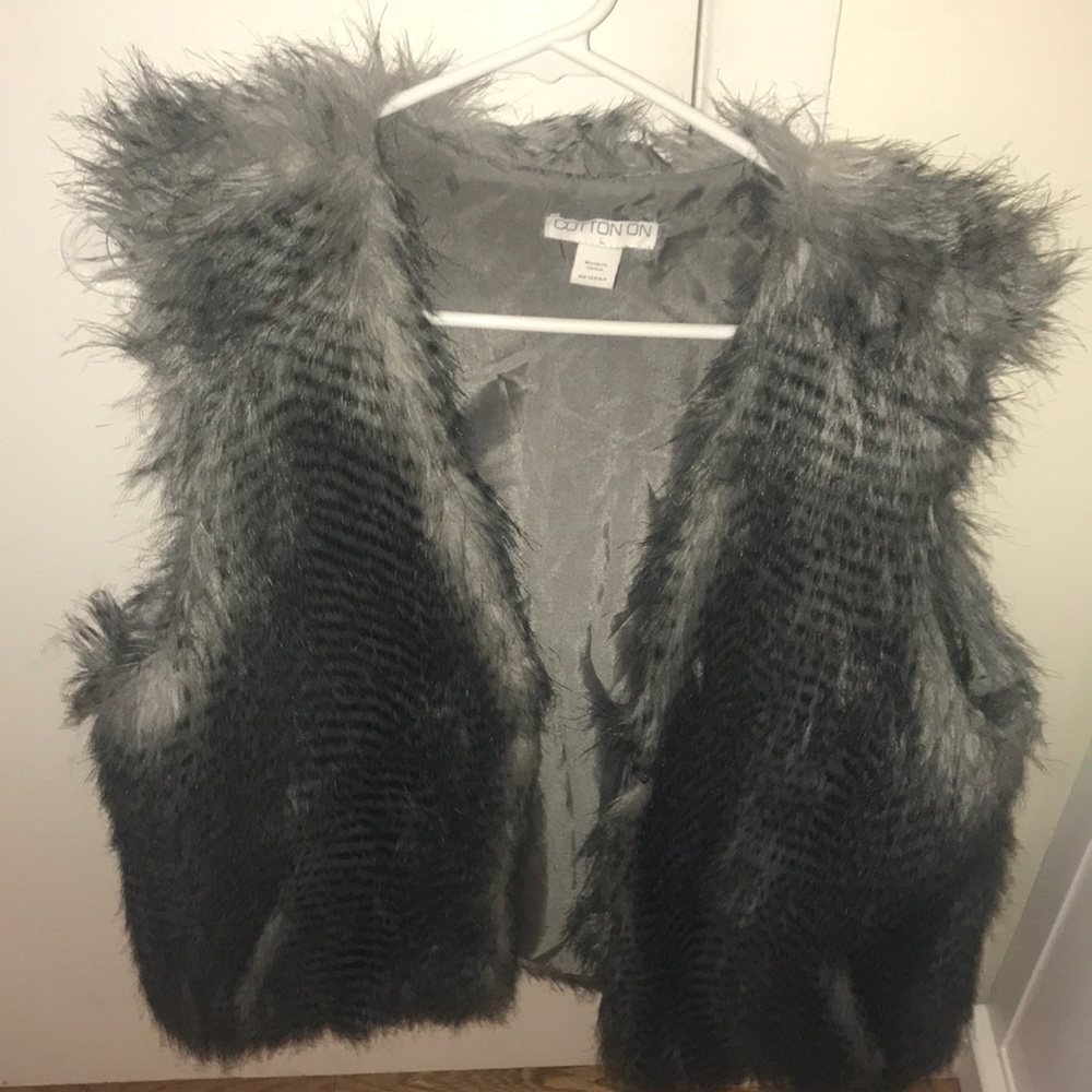 Vest - Picture 2 of 3